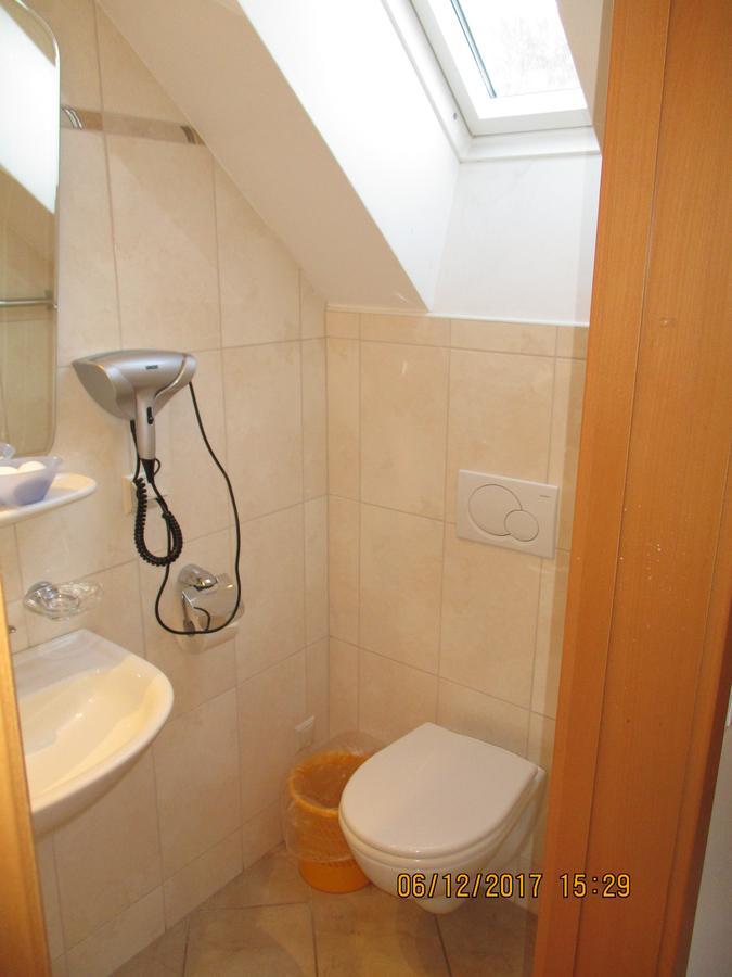 스핏즈 Gastehaus Zur Schonen Aussicht B&B 외부 사진