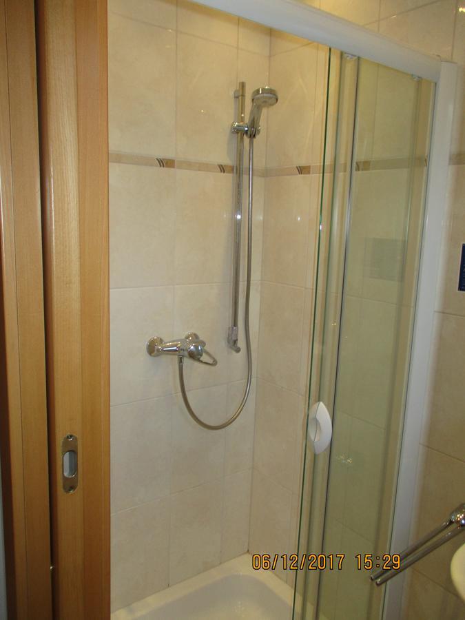 스핏즈 Gastehaus Zur Schonen Aussicht B&B 외부 사진